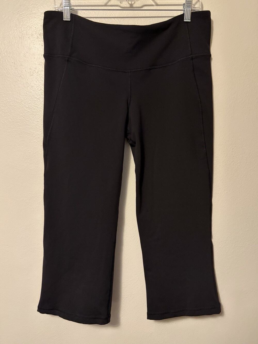 Lululemon Gather and Crow Crop Split Leg Crop Capri Black Womens Size 12